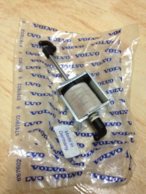 Volvo S40-->Gear Lever Solenoid.